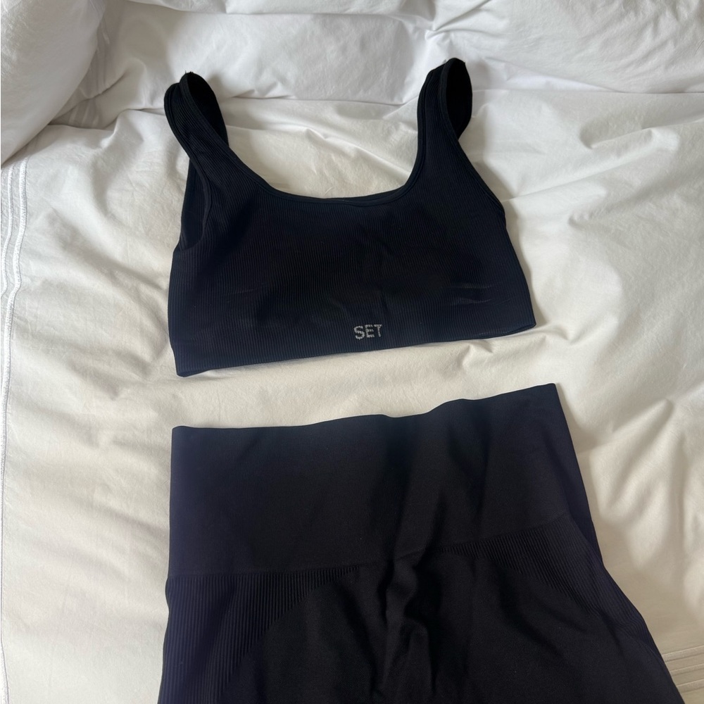 SET Active Black Ribbed Scoop Sports Bra